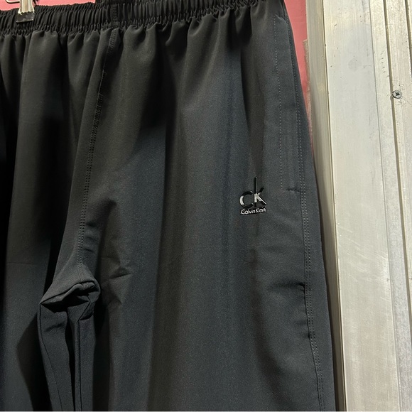 Calvin Klein unisex track suit - Picture 9 of 13